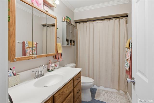 Builiding view twenty seven for 2304 2Nd, Westland, MI. 48186