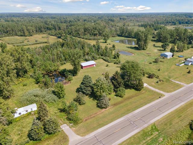 Builiding view forty four for 2933 Sanilac, Mayville, MI. 48744