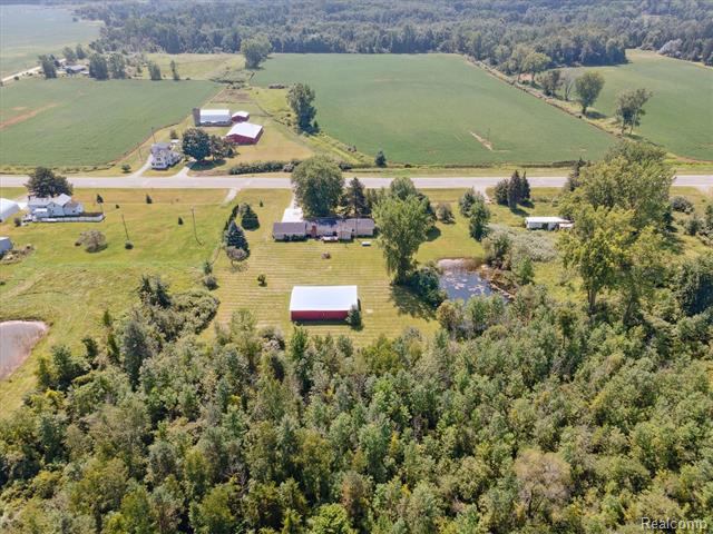 Builiding view forty six for 2933 Sanilac, Mayville, MI. 48744