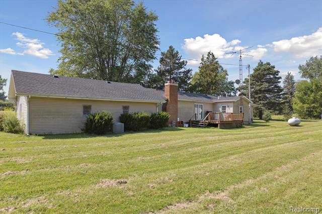 Builiding view thirty three for 2933 Sanilac, Mayville, MI. 48744