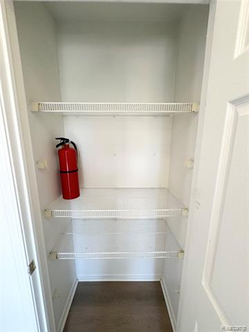 Builiding view eight for 7586 Kensington, Ypsilanti, MI. 48197