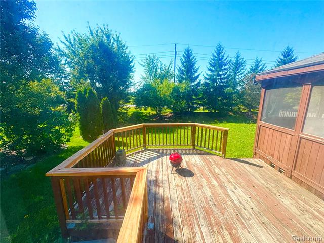 Builiding view seven for 7586 Kensington, Ypsilanti, MI. 48197