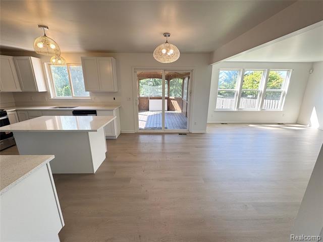 Builiding view three for 7586 Kensington, Ypsilanti, MI. 48197