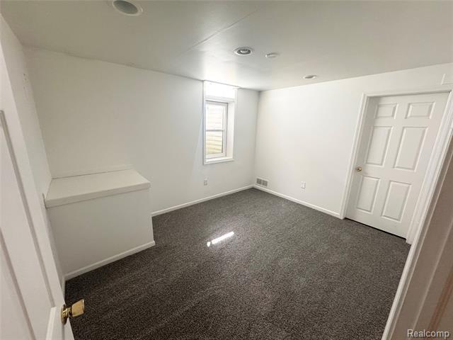 Builiding view twenty five for 7586 Kensington, Ypsilanti, MI. 48197