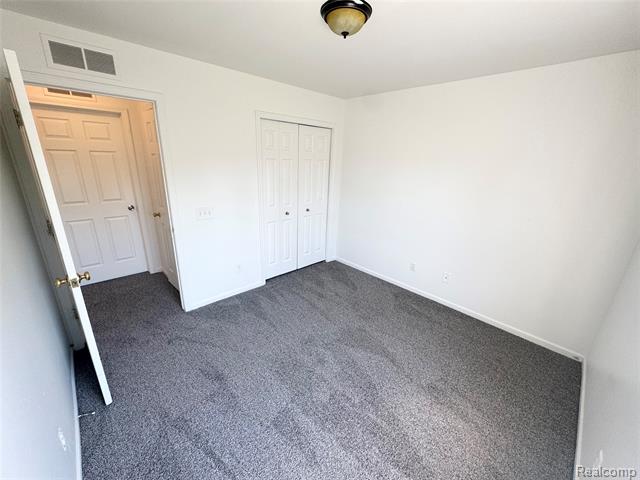 Builiding view twenty two for 7586 Kensington, Ypsilanti, MI. 48197