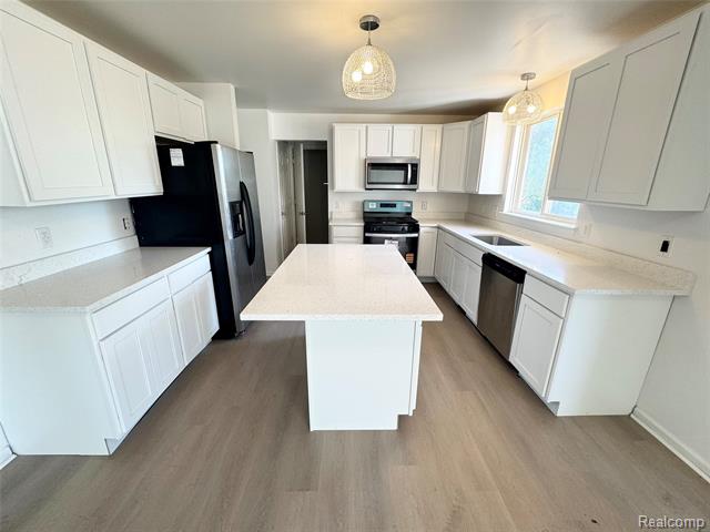 Builiding view two for 7586 Kensington, Ypsilanti, MI. 48197