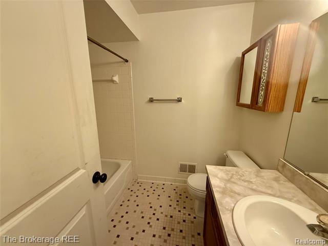 Builiding view seven for 37830 Erna, Sterling Heights, MI. 48312