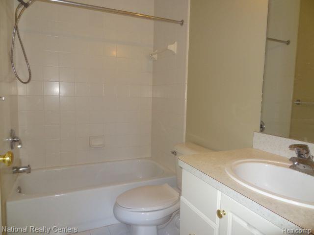 Builiding view eighteen for 45707 Stonewood, Canton, MI. 48187