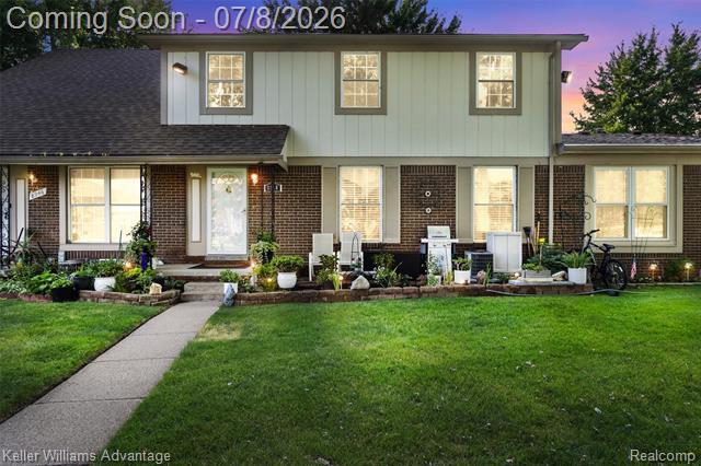Builiding view thirty one for 8948 Shawn, Sterling Heights, MI. 48312