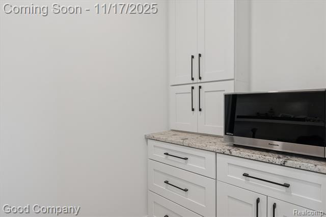 Builiding view ten for 125 N Washington, Royal Oak, MI. 48067