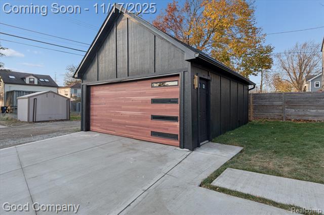 Builiding view thirty five for 125 N Washington, Royal Oak, MI. 48067