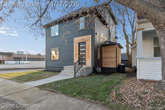 Builiding view thirty six for 125 N Washington, Royal Oak, MI. 48067