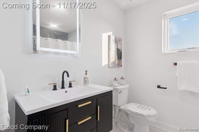 Builiding view twenty four for 125 N Washington, Royal Oak, MI. 48067