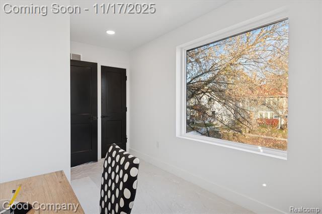 Builiding view twenty two for 125 N Washington, Royal Oak, MI. 48067