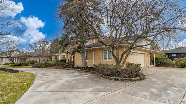 Builiding view four for 23223 Bellwood, Southfield, MI. 48034