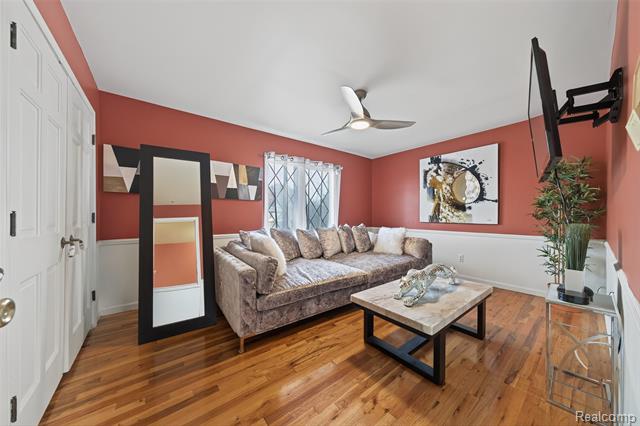 Builiding view thirty nine for 23223 Bellwood, Southfield, MI. 48034