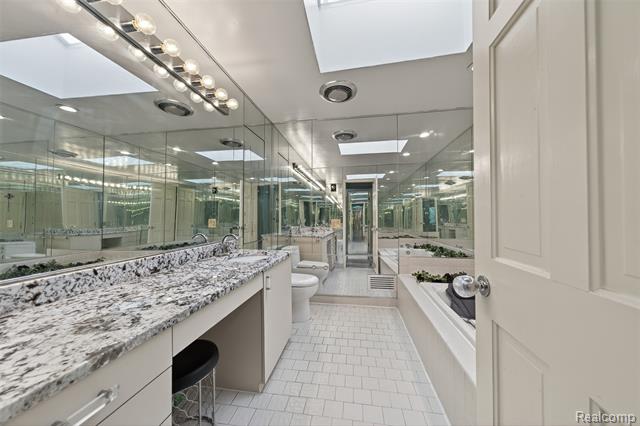 Builiding view thirty one for 23223 Bellwood, Southfield, MI. 48034