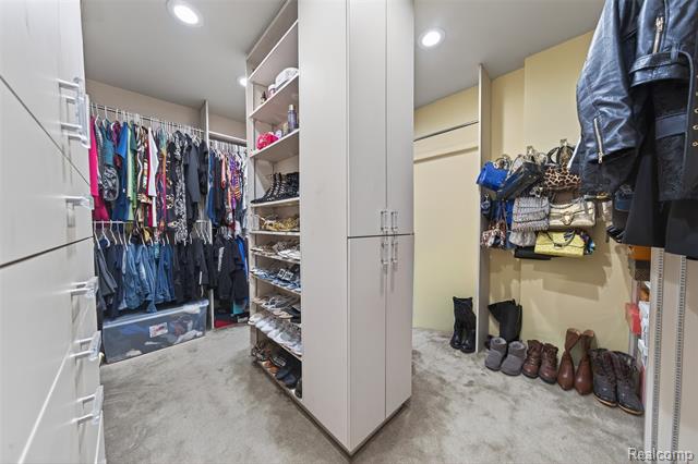 Builiding view thirty for 23223 Bellwood, Southfield, MI. 48034