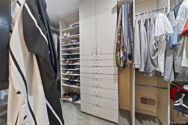 Builiding view twenty nine for 23223 Bellwood, Southfield, MI. 48034