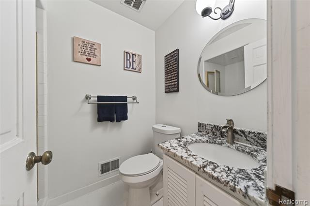 Builiding view twenty one for 23223 Bellwood, Southfield, MI. 48034