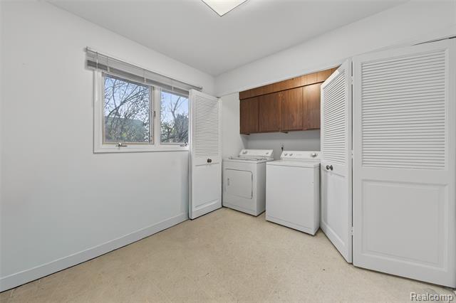 Builiding view twenty for 23223 Bellwood, Southfield, MI. 48034