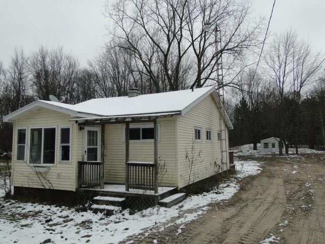 front view for 10449 S Lewis Rd, Clio, Mi. 48420