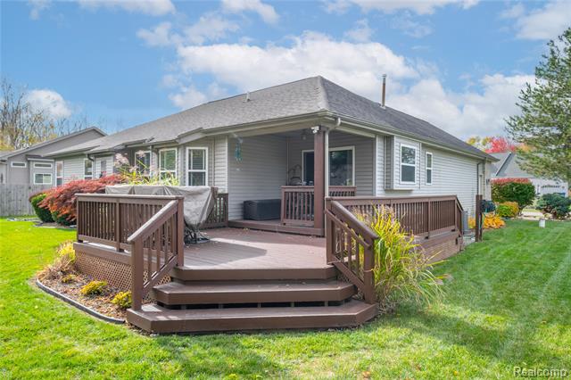 Builiding view twenty one for 2420 Torrey Grove, Fenton, MI. 48430