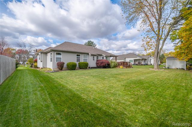 Builiding view twenty two for 2420 Torrey Grove, Fenton, MI. 48430