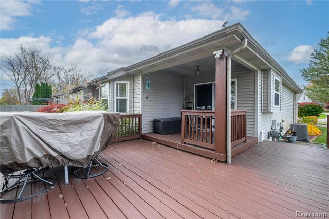 Builiding view twenty for 2420 Torrey Grove, Fenton, MI. 48430