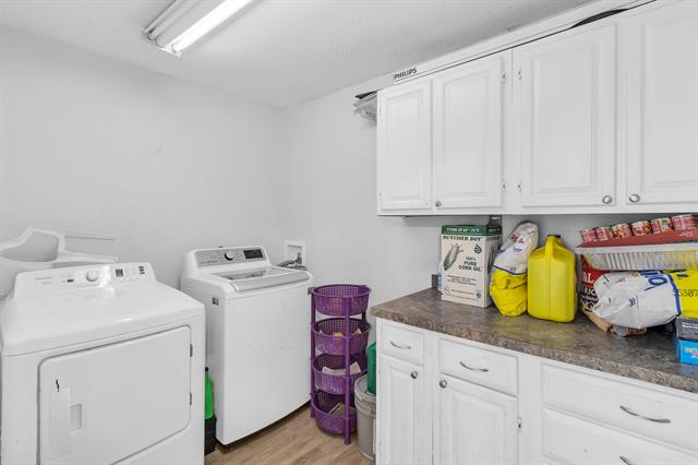 Builiding view five for 4620 Christiansen, Lansing, MI. 48910