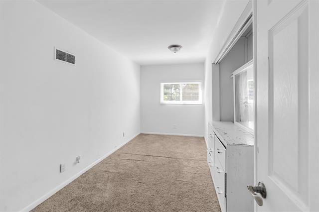 Builiding view sixteen for 4620 Christiansen, Lansing, MI. 48910