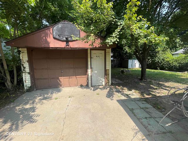 Builiding view sixteen for 1418 Blueberry, Flint, MI. 48507