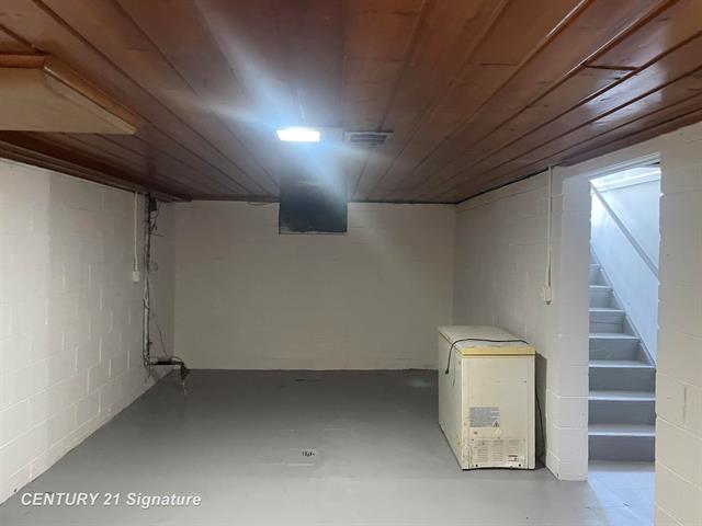 Builiding view thirteen for 1418 Blueberry, Flint, MI. 48507