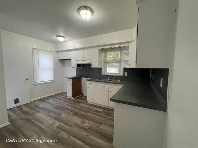 Builiding view three for 1418 Blueberry, Flint, MI. 48507