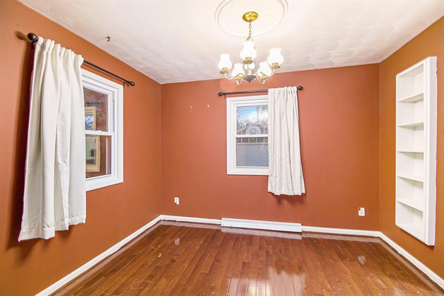 Builiding view eight for 2409 Victor, Lansing, MI. 48911