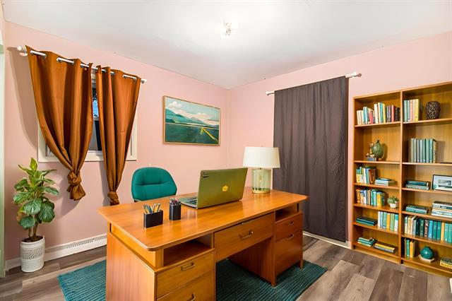 Builiding view fifteen for 2409 Victor, Lansing, MI. 48911