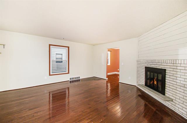 Builiding view five for 2409 Victor, Lansing, MI. 48911