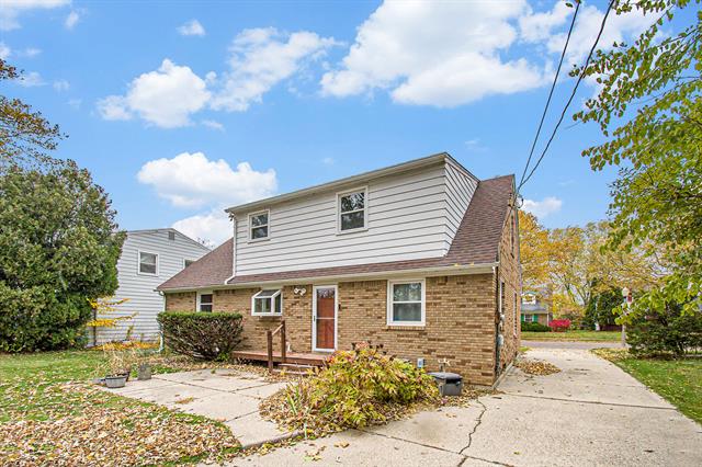 Builiding view thirty one for 2409 Victor, Lansing, MI. 48911