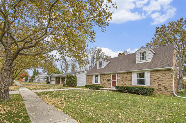 Builiding view twenty eight for 2409 Victor, Lansing, MI. 48911