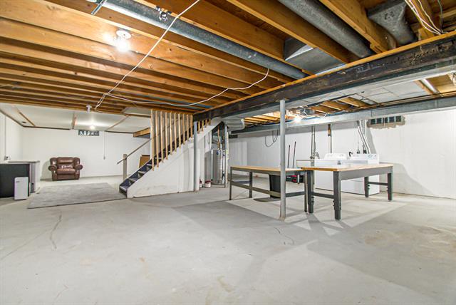 Builiding view twenty four for 2409 Victor, Lansing, MI. 48911