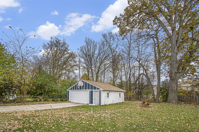 Builiding view twenty six for 2409 Victor, Lansing, MI. 48911