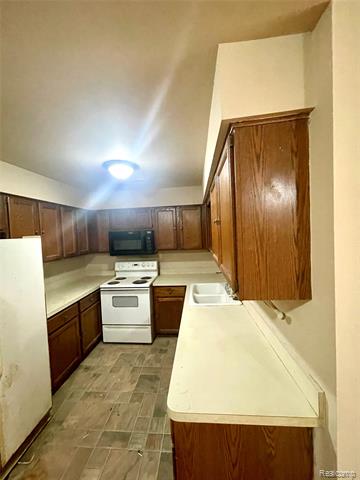 Builiding view six for 10228 Nancys, Grosse Ile, MI. 48138