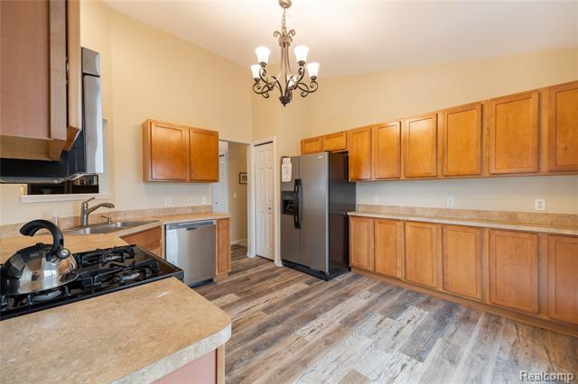 Builiding view thirteen for 26616 Kirkway, Trenton, MI. 48183