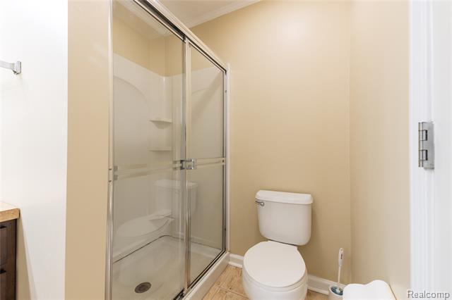 Builiding view twenty two for 26616 Kirkway, Trenton, MI. 48183