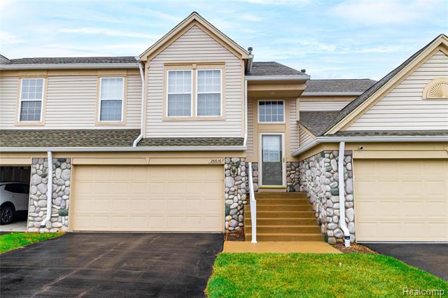 front view for 26616 Kirkway Circle, Trenton, Mi. 48183