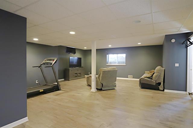 Builiding view eighteen for 253 Aberdeen Court, Flushing, MI. 48433