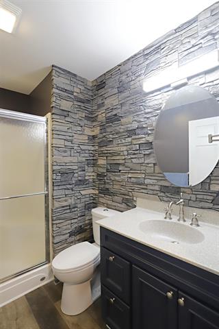 Builiding view fifteen for 253 Aberdeen Court, Flushing, MI. 48433