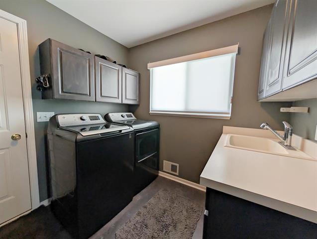 Builiding view thirteen for 253 Aberdeen Court, Flushing, MI. 48433