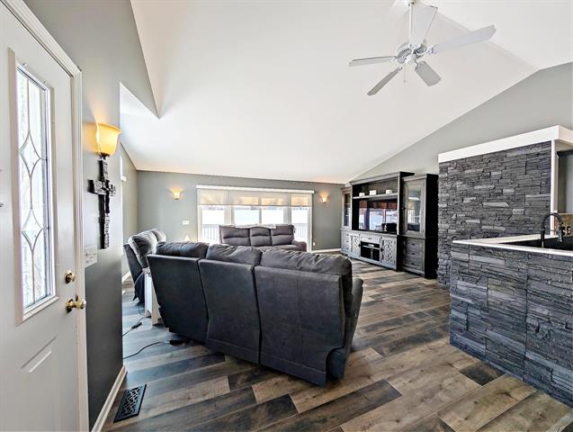 Builiding view three for 253 Aberdeen Court, Flushing, MI. 48433