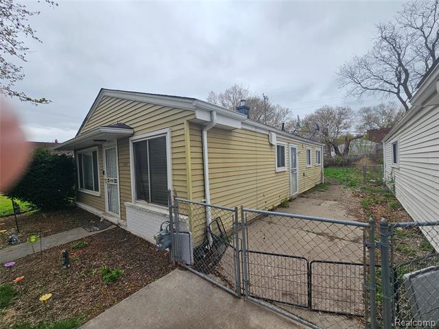 Builiding view one for 1409 Liddesdale St, Detroit, MI. 48217